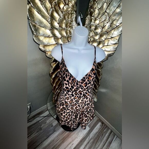 Boohoo LEOPARD PRINT FLIPPY ROMPER - Picture 6 of 16